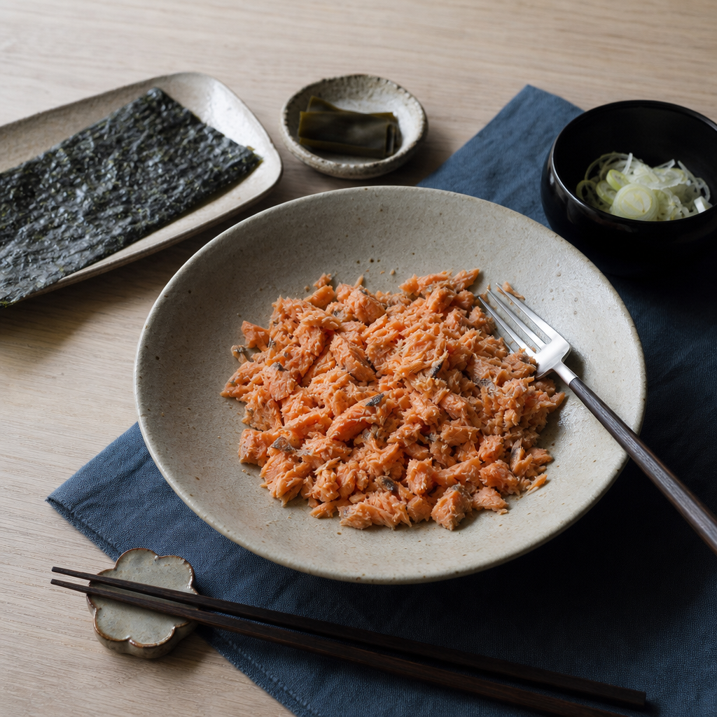 Salmon Onigiri step 4: Flake the filling